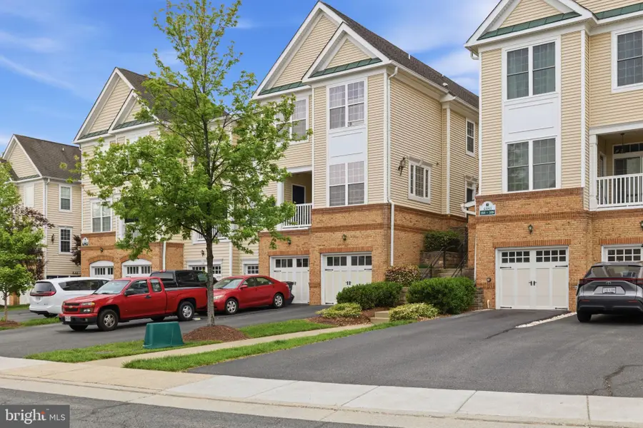 43905 Hickory Corner Terrace #Unit 105, Ashburn, VA 20147 - #3