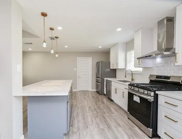 2810 Dove Country Drive, Stafford, TX 77477