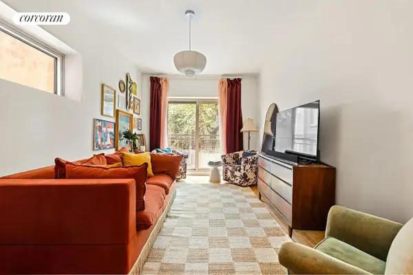 186 Grand Street #202, Brooklyn, NY 11211