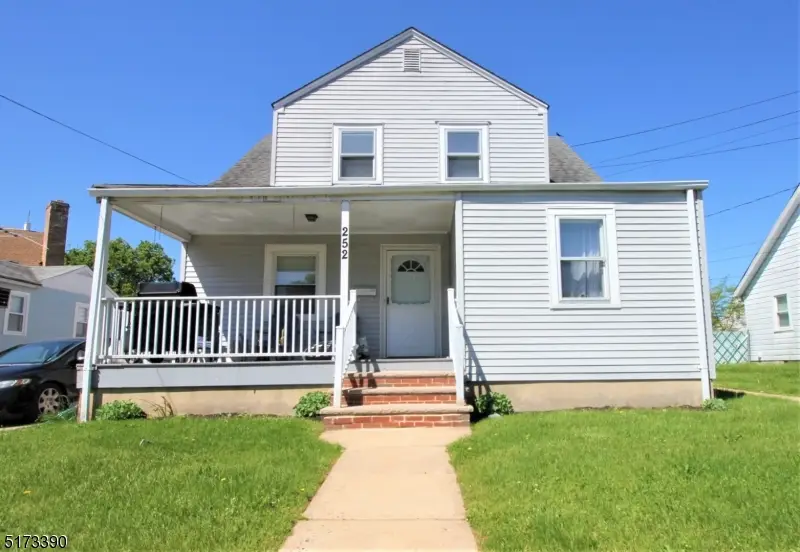 252 S 6th Ave, Manville, NJ 08835 - #1