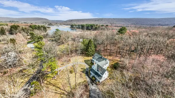 15 Deerhaven Lane, Jefferson Township, NJ 07435