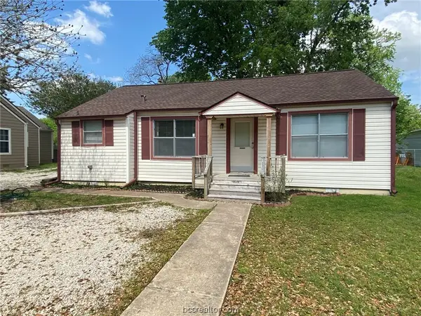 1203 Foster, College Station, TX 77840-2405