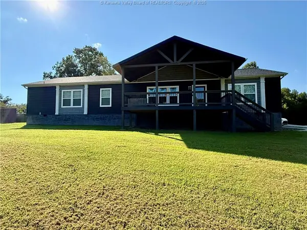 644 Pleasant Valley Road, Given, WV 25245