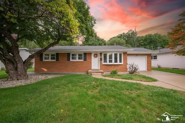 1136 Lavender, Monroe, MI 48162