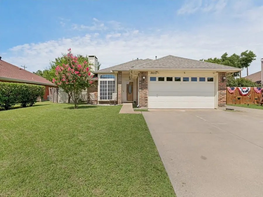 3605 Royal Valley Road, Grand Prairie, TX 75052 - #2