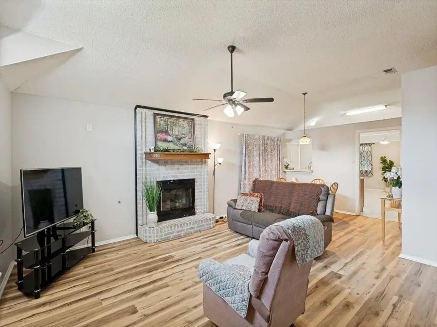 3605 Royal Valley Road, Grand Prairie, TX 75052 - #3