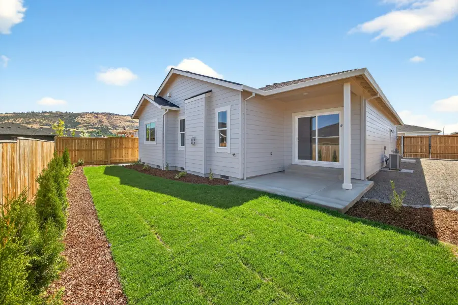 3719 Carlin Drive, Medford, OR 97504 - #2