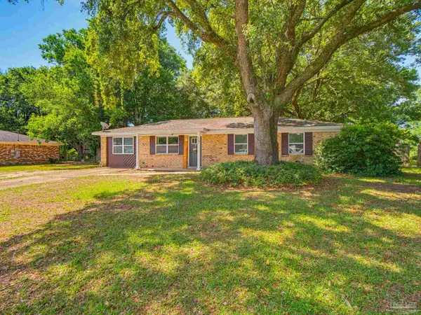5517 Woodcrest Dr, Milton, FL 32583