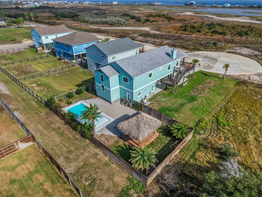 2215 S Mathis Street, Rockport, TX 78382 - Image #2
