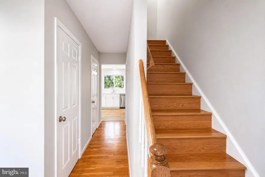 11 Noblewood Court, Gaithersburg, MD 20878 - #3