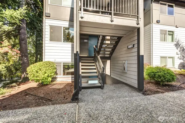 12707 NE 116th Street , A-101, Kirkland, WA 98034