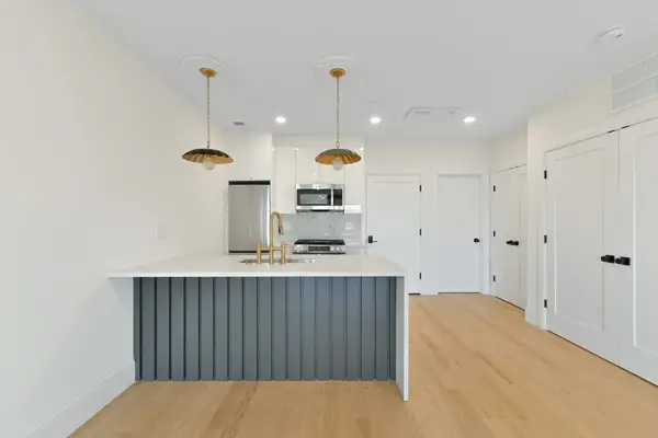 219 Paris , #4, Boston, MA 02128