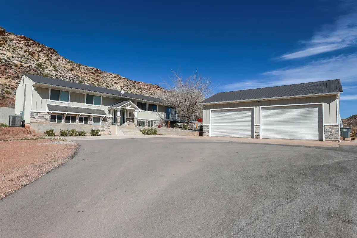 422 W Buckeye Reef Rd, Leeds, UT 84746 - #1