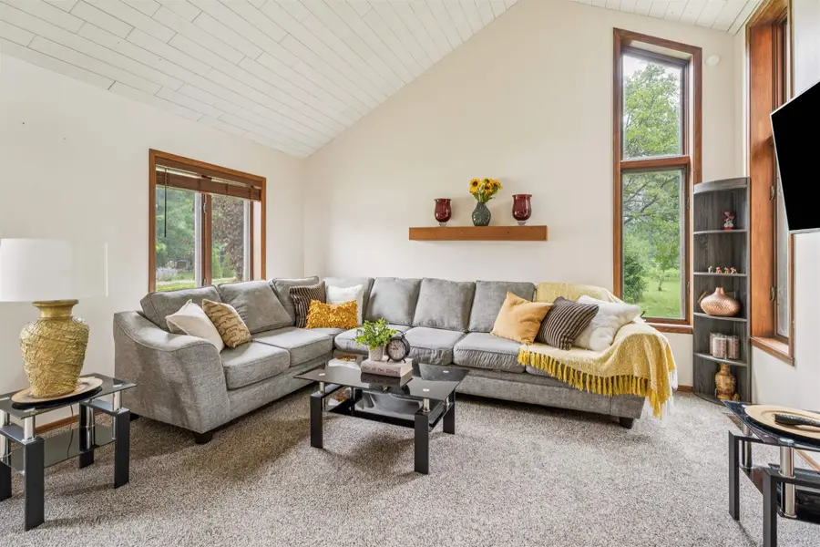 865 Portside Court, Oshkosh, WI 54901 - Image #2