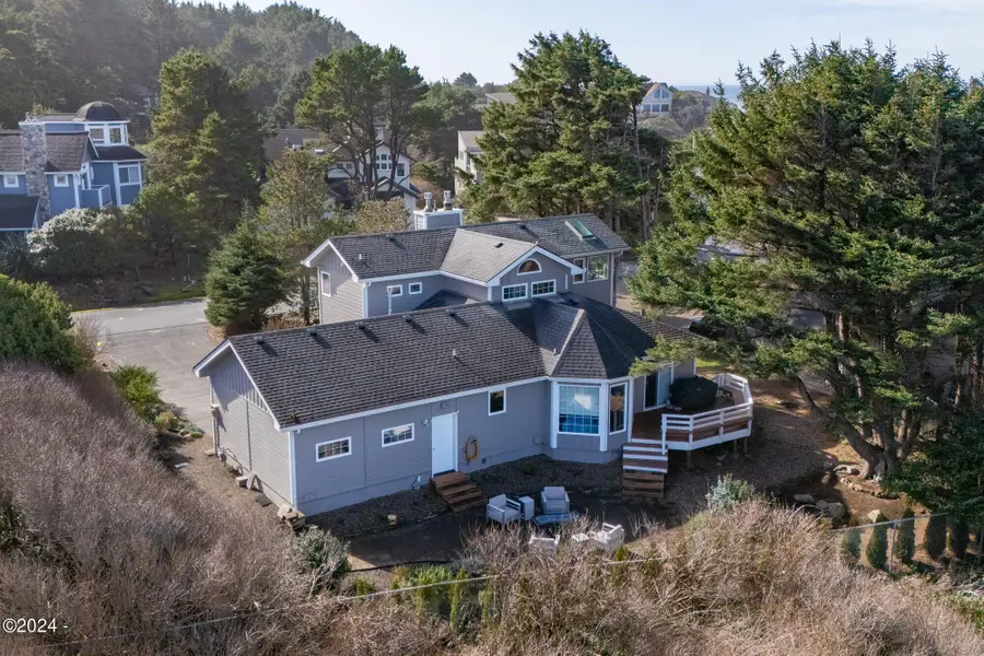 465 SW Edgewater, Depoe Bay, OR 97341 - Image #3