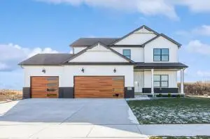 1317 W 77th Place, Merrillville, IN 46410