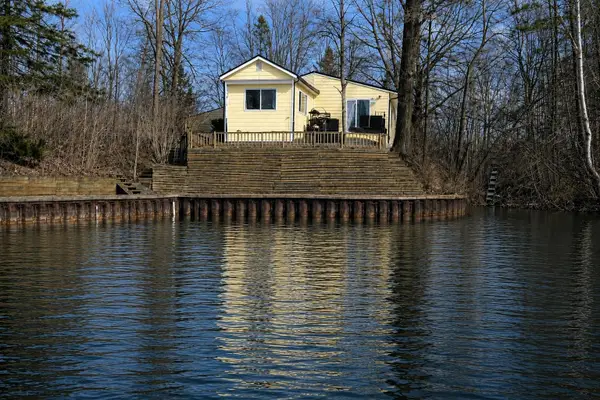 836 Poquonnock, Hope, MI 48628