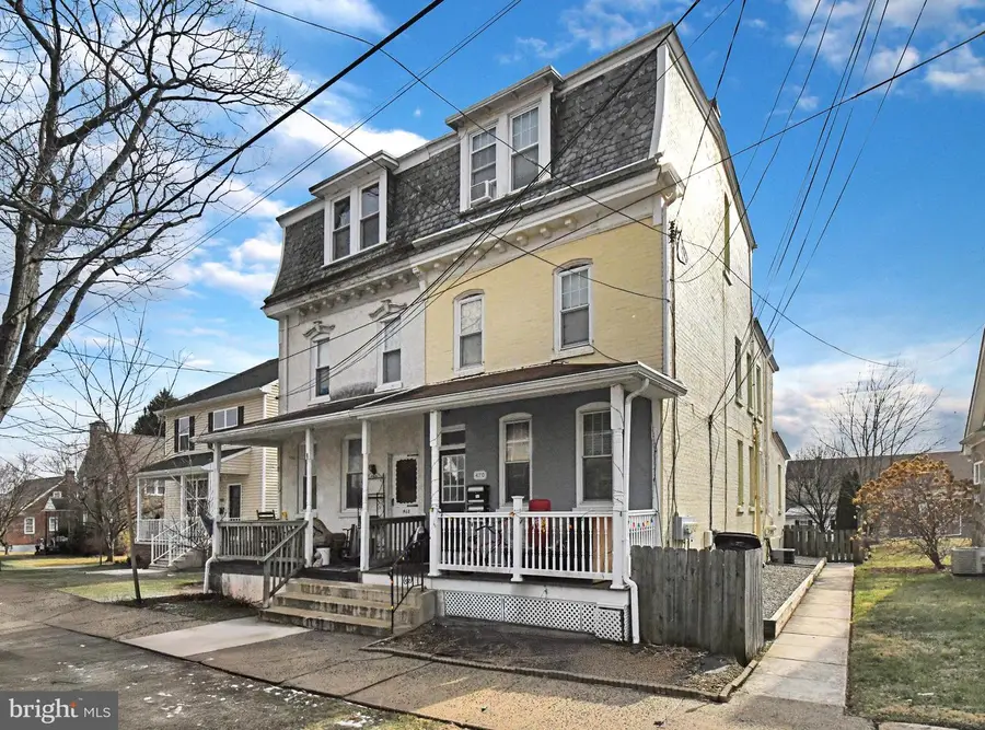 470 Emmett St #apt #1, Phoenixville, PA 19460 - #2