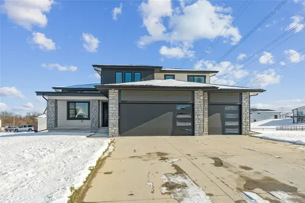 5627 163rd Street, Urbandale, IA 50323