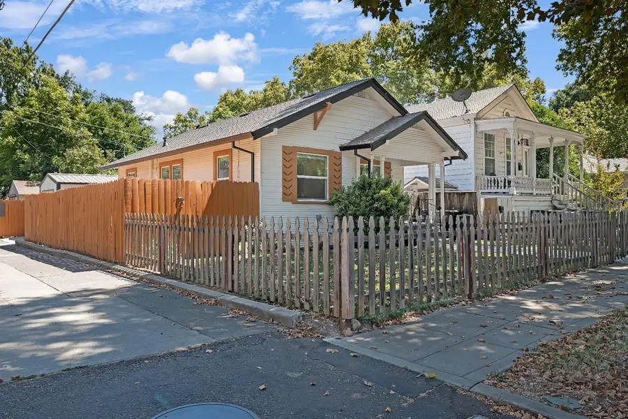 2117 14th Street, Sacramento, CA 95818 - #2
