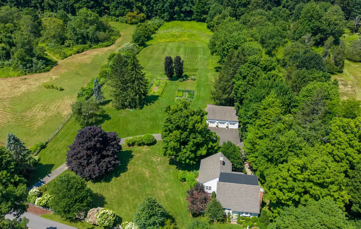 385 Middle Road Turnpike, Woodbury, CT 06798 - #1