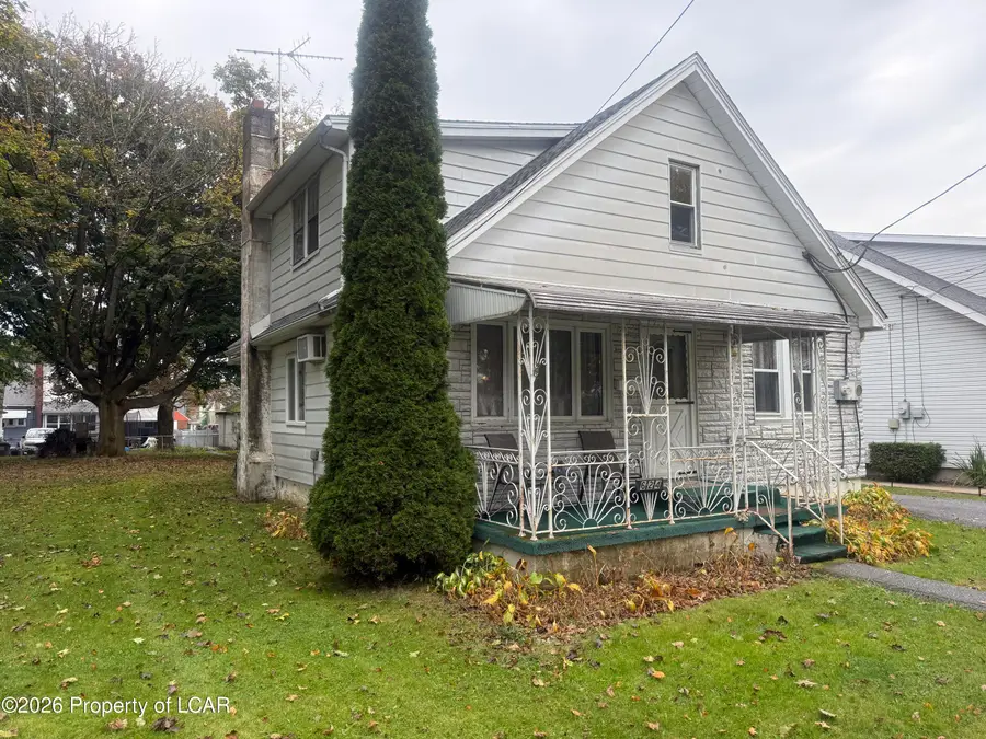 624 Landmesser Ave, West Hazleton, PA 18202 - #2