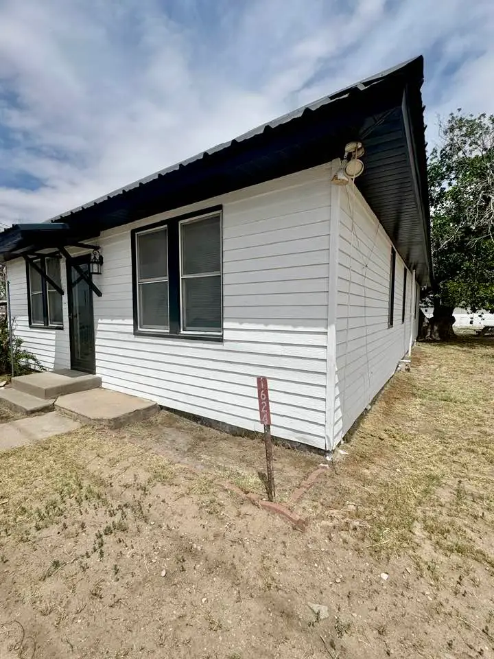 1624 Pecos, Carlsbad, NM 88220 - #3