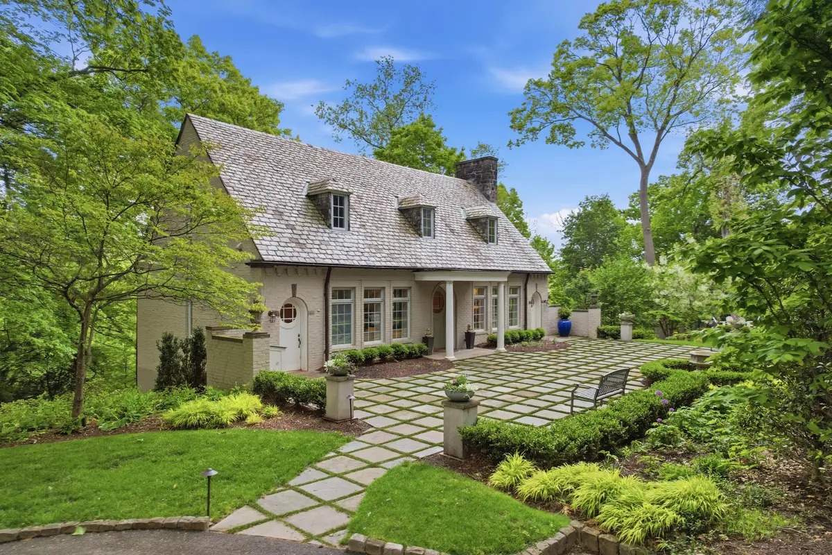 810 Persimmon Rd, Sewickley, PA 15143 - #1