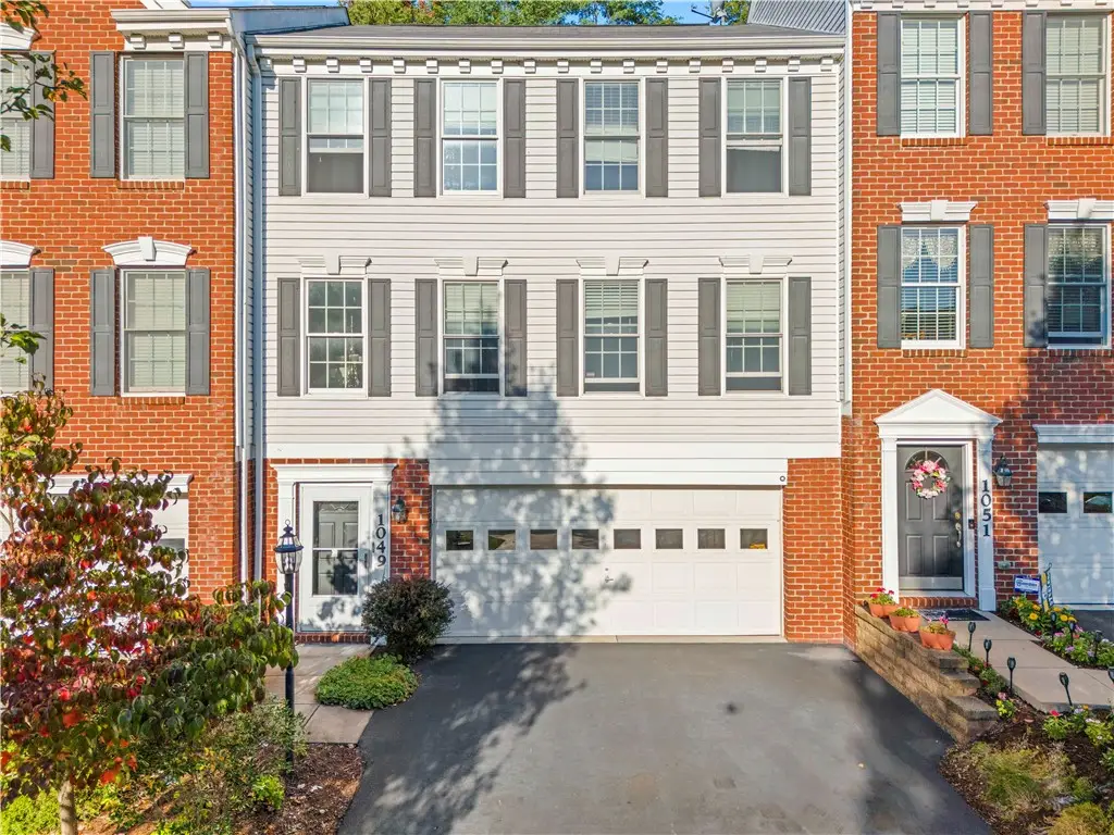 1049 Bayberry Dr., Canonsburg, PA 15317 - #1