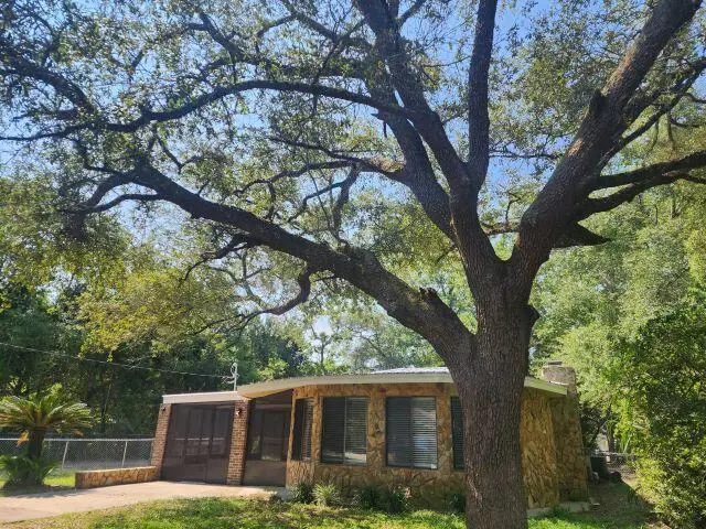 311 E Glen Avenue, Valparaiso, FL 32580 - #1