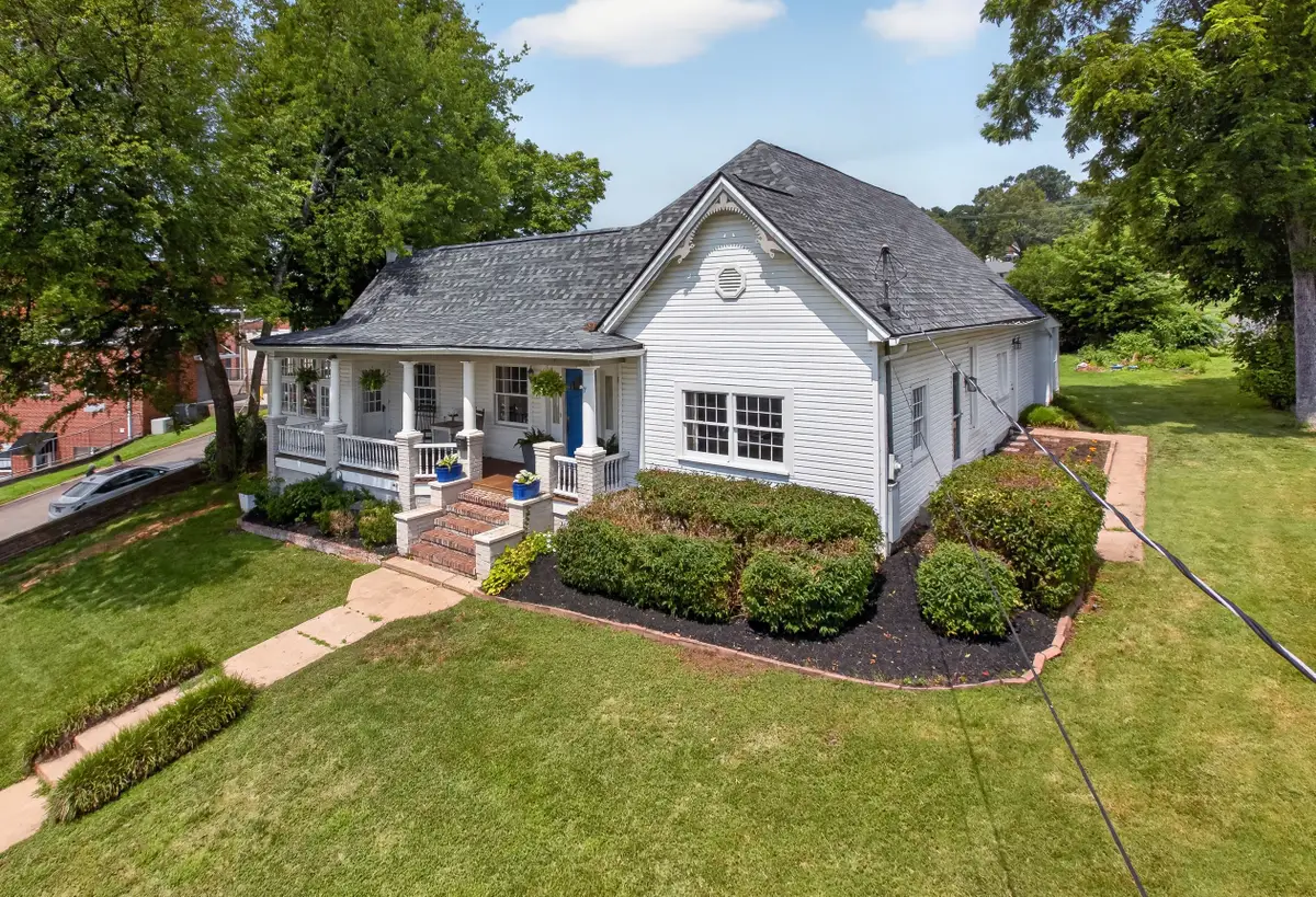 300 N Hicks St, Clinton, TN 37716 - #1