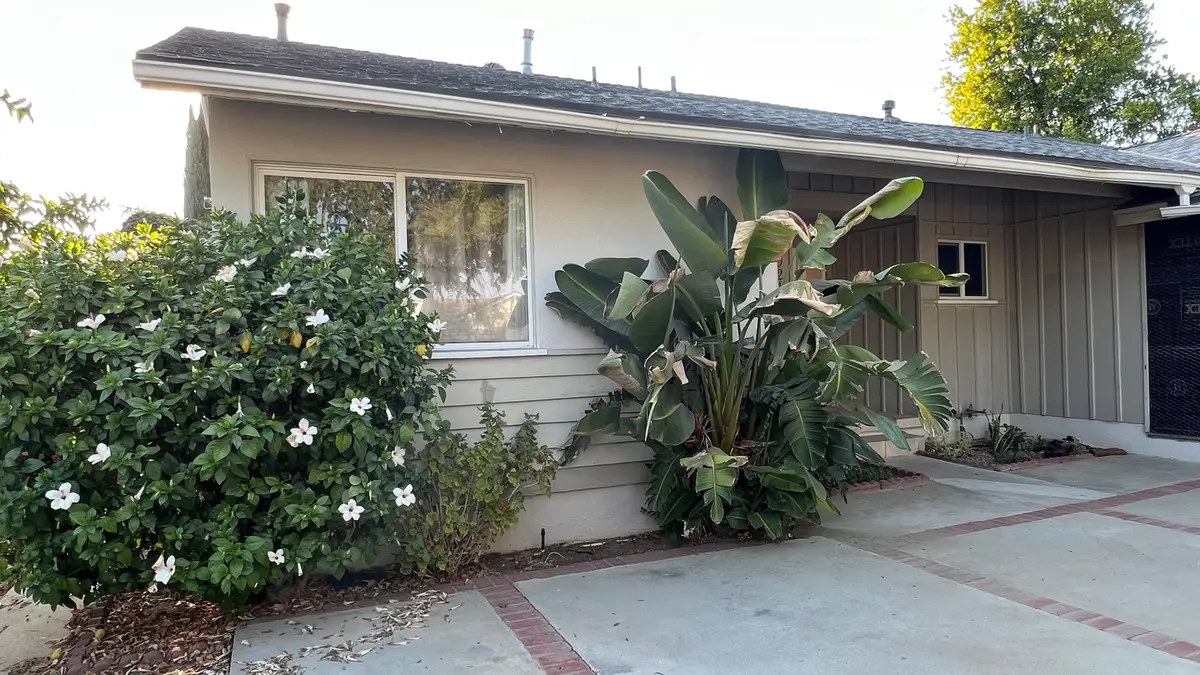 7921 Owensmouth Avenue, Canoga Park, CA 91304 - #1