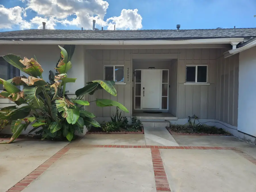 7921 Owensmouth Avenue, Canoga Park, CA 91304 - #2