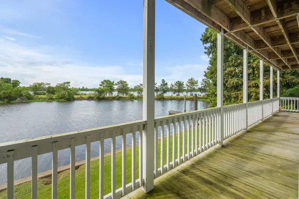 15 Place Lafitte Place, Madisonville, LA 70447