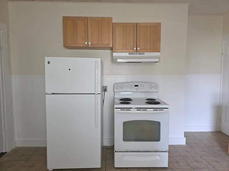 12 Clinton St #2-L, Waltham, MA 02453 - #3