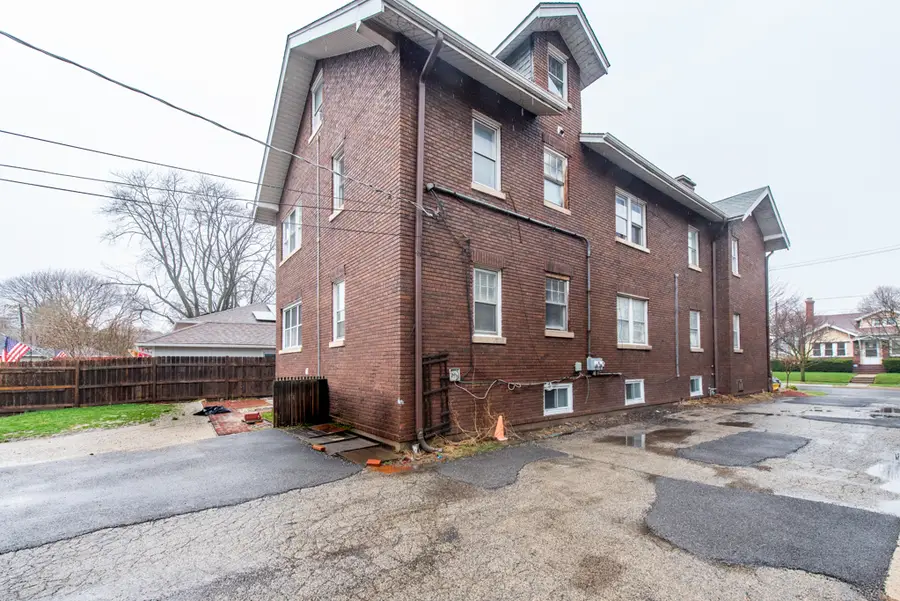 415 W Ridgeland Avenue , 2, Waukegan, IL 60085 - #3