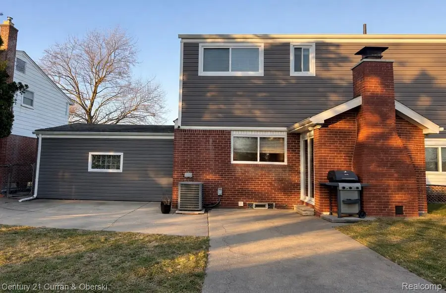 31659 W Perth Street W, Livonia, MI 48154 - #2