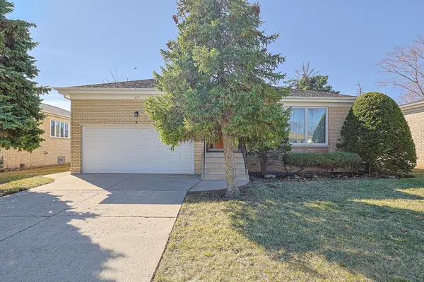 475 Courtesy Ln, Des Plaines, IL 60018