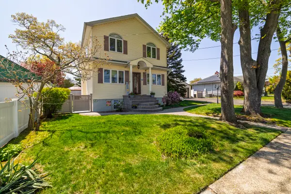 2522 5th Street, East Meadow, NY 11554
