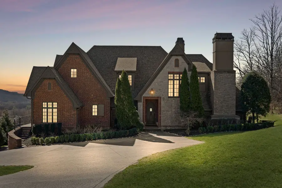 513 Legends Ridge Ct, Franklin, TN 37069 - Image #3