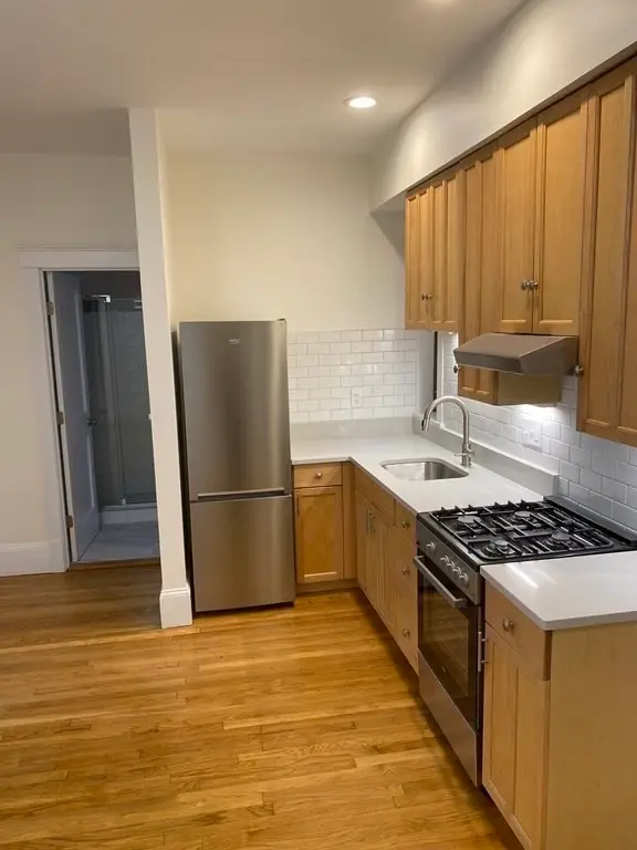 39 Hemenway , #7, Boston, MA 02105 - #2