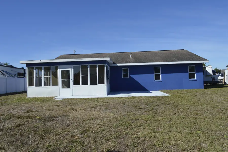 6525 Manila Palm Way, Apollo Beach, FL 33572 - #2