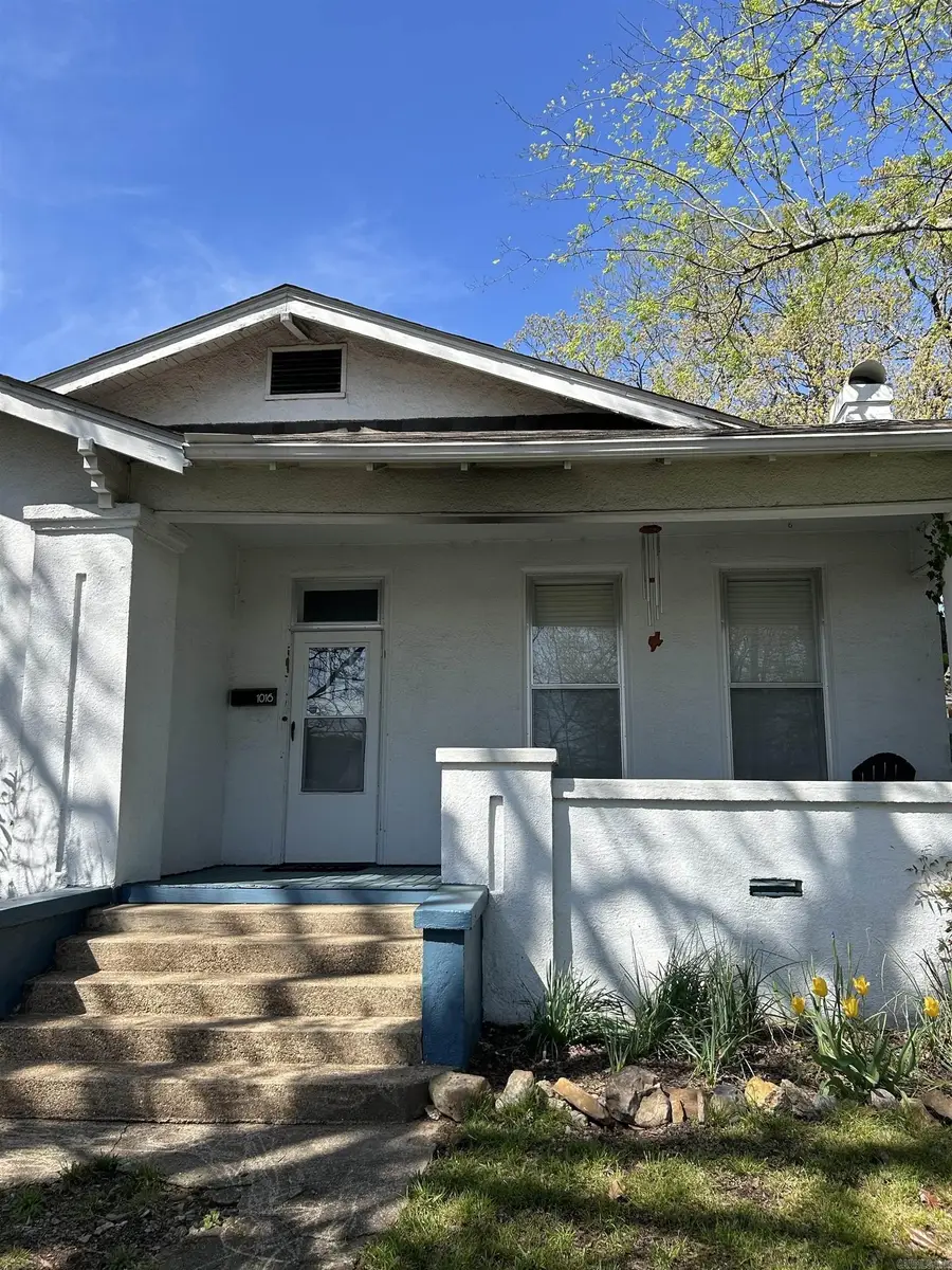 1016 W Grand Avenue, Hot Springs, AR 71901 - #2