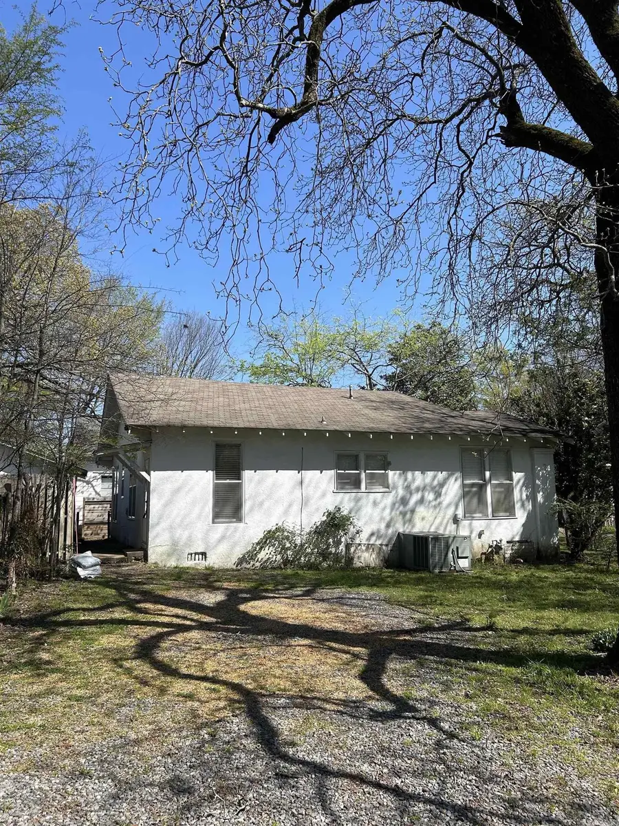 1016 W Grand Avenue, Hot Springs, AR 71901 - #3