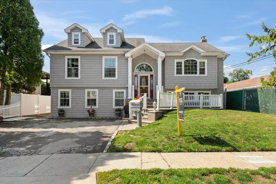 16 Taft Avenue, Bethpage, NY 11714 - #2