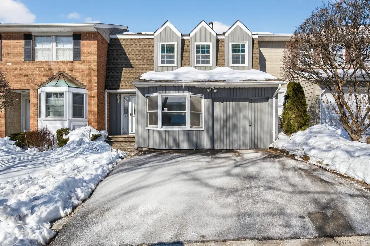 61 Estate Court #61, Woodbury, NY 11797 - #1