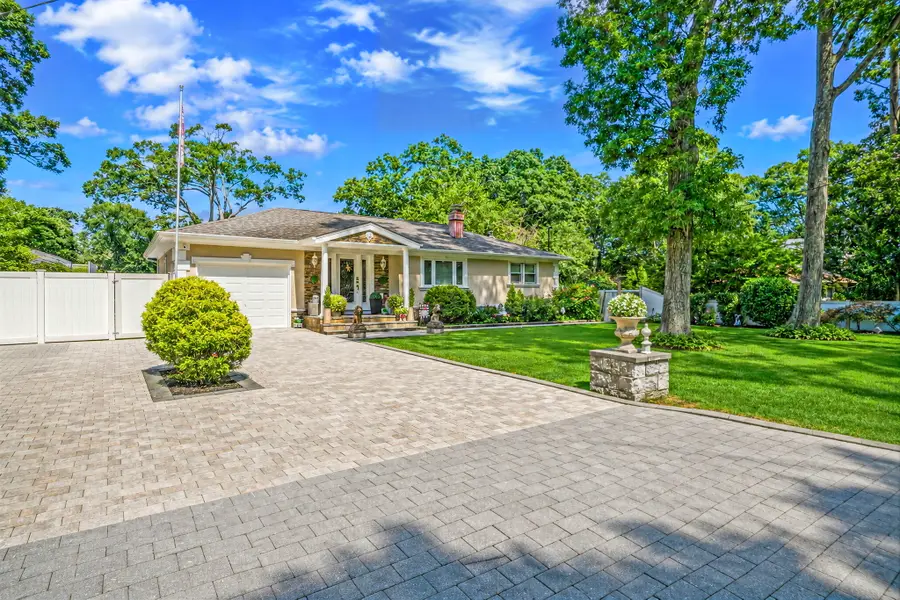 5 Overlook Drive, Mastic, NY 11950 - #3
