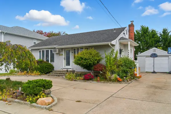 179 Park Lane, Massapequa, NY 11758