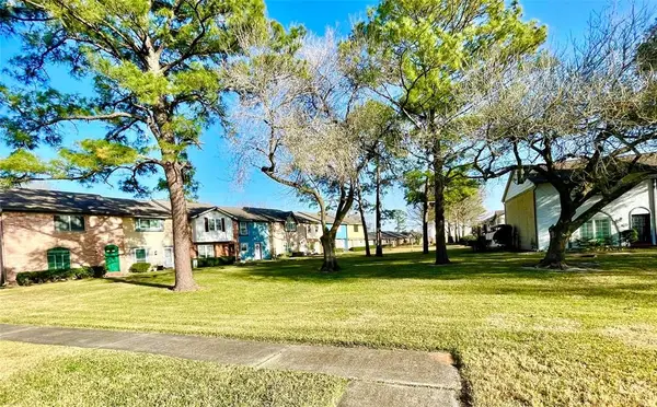 3764 Laura Leigh Drive, Friendswood, TX 77546