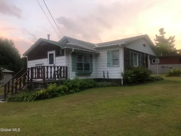 107 Champlain Drive, Mineville, NY 12956